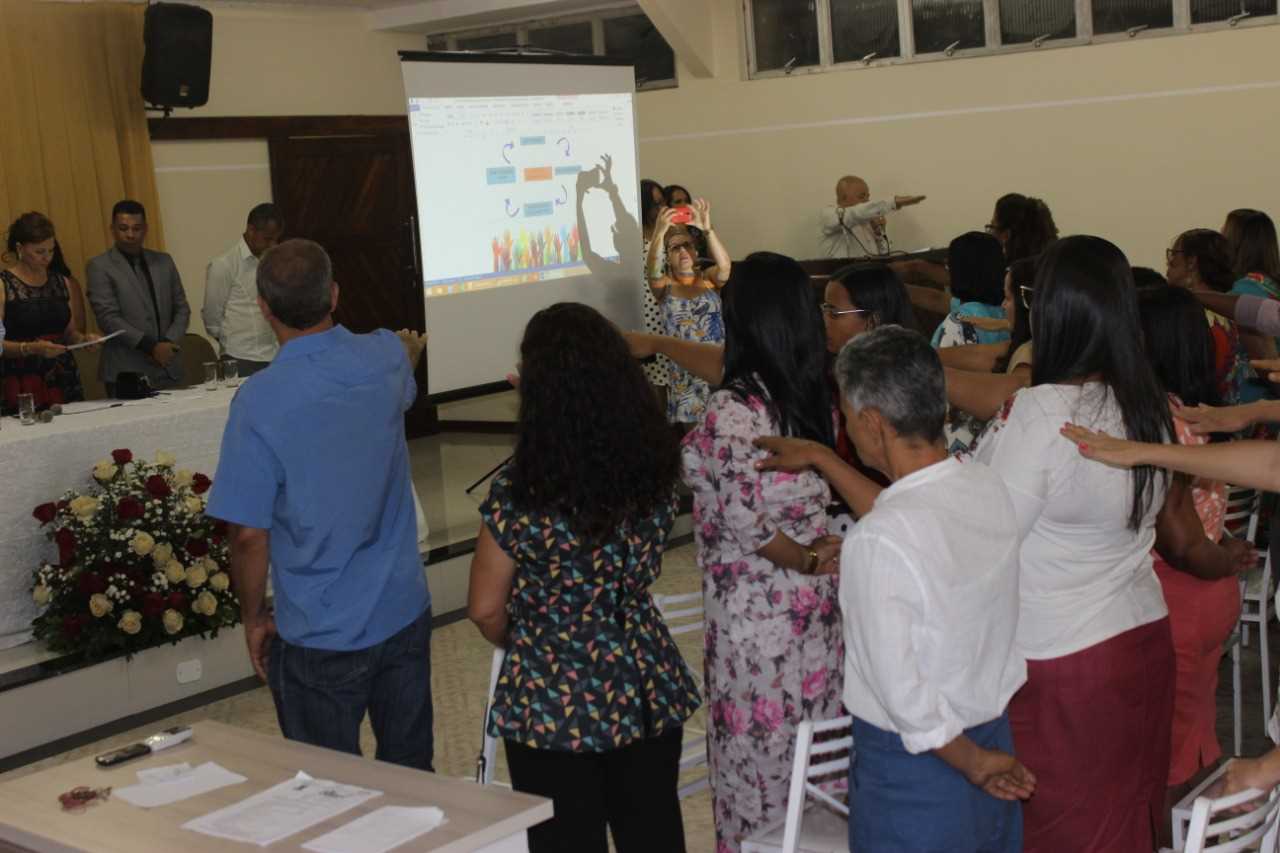 Diretores eleitos da Rede de Ensino tomam posse na Câmara de Vereadores